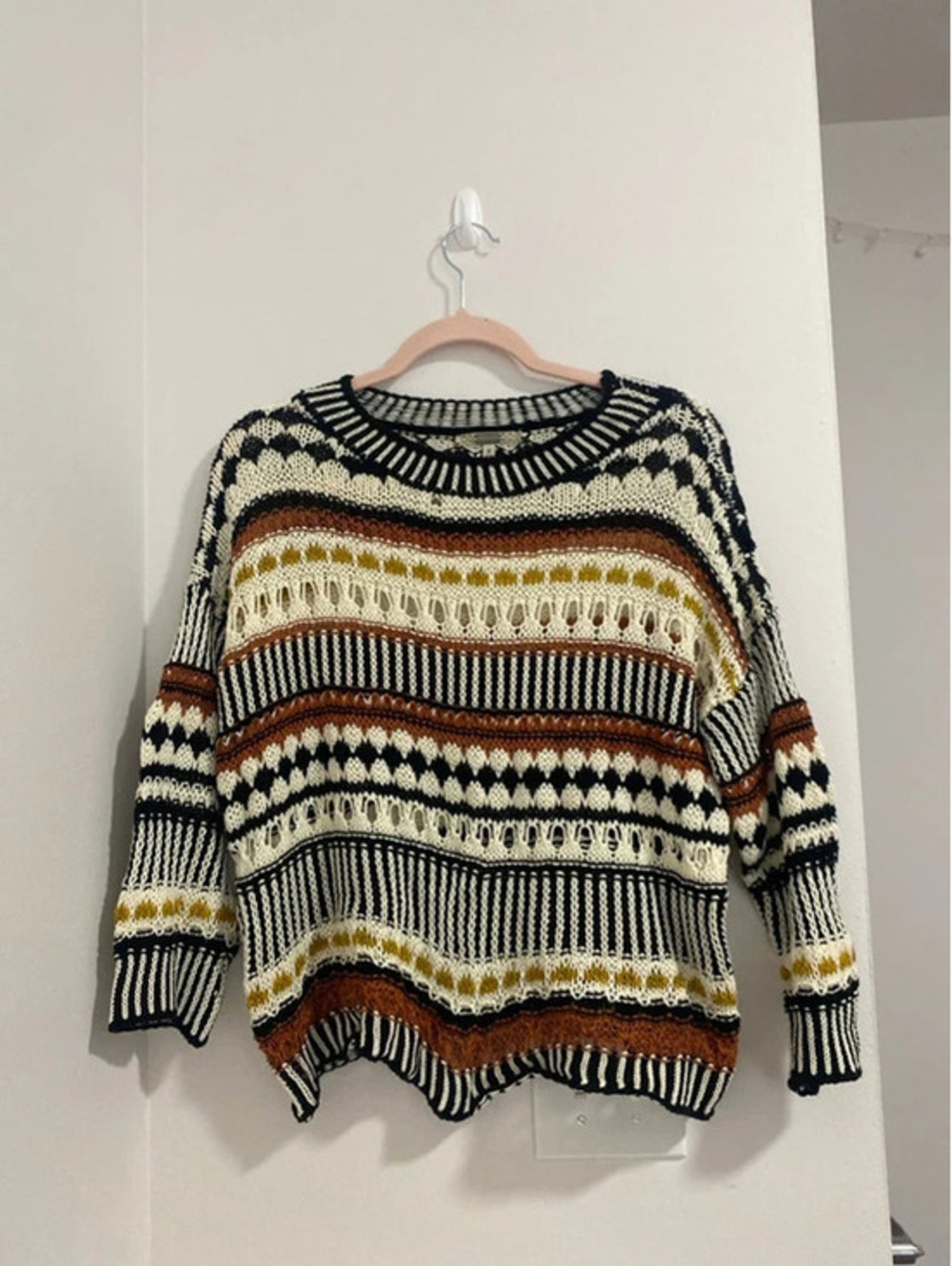 gimmick knit sweater - size medium
